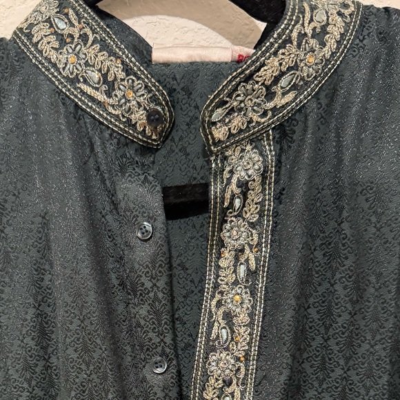 Dark Green Kurta with Patterned Trim - Picture 4 of 5